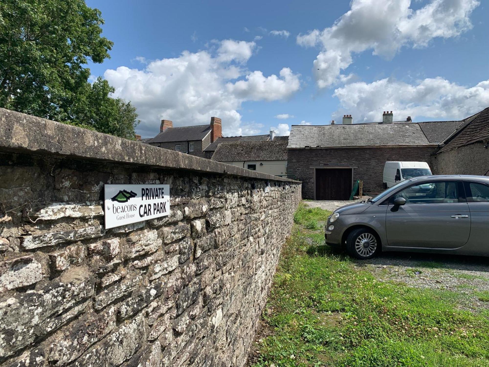The Beacons Guest House เบรคอน ภายนอก รูปภาพ